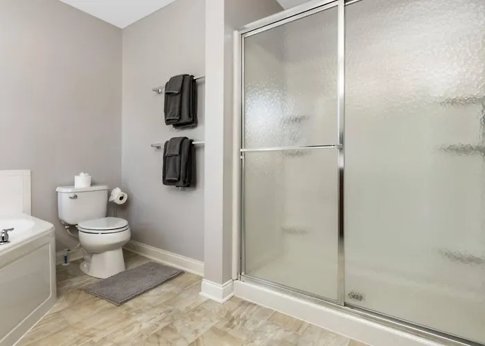 Modern 4br Near Airport * Columbus
