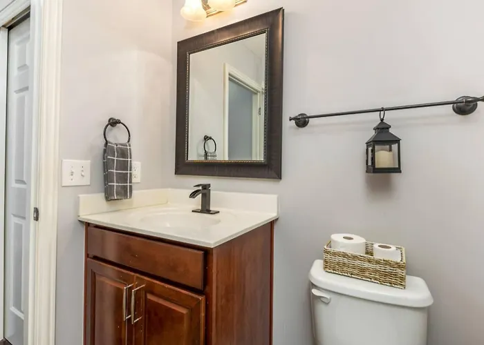 Modern 4br Near Airport